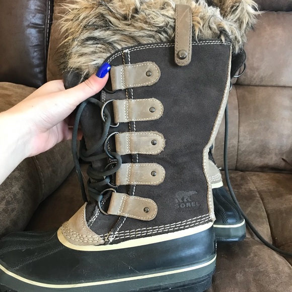 Sorel waterproof boots - Picture 3 of 5